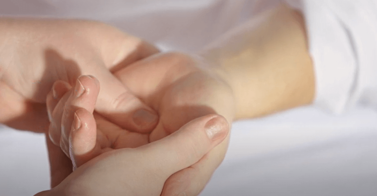 the deep tissue massage for joint pain 