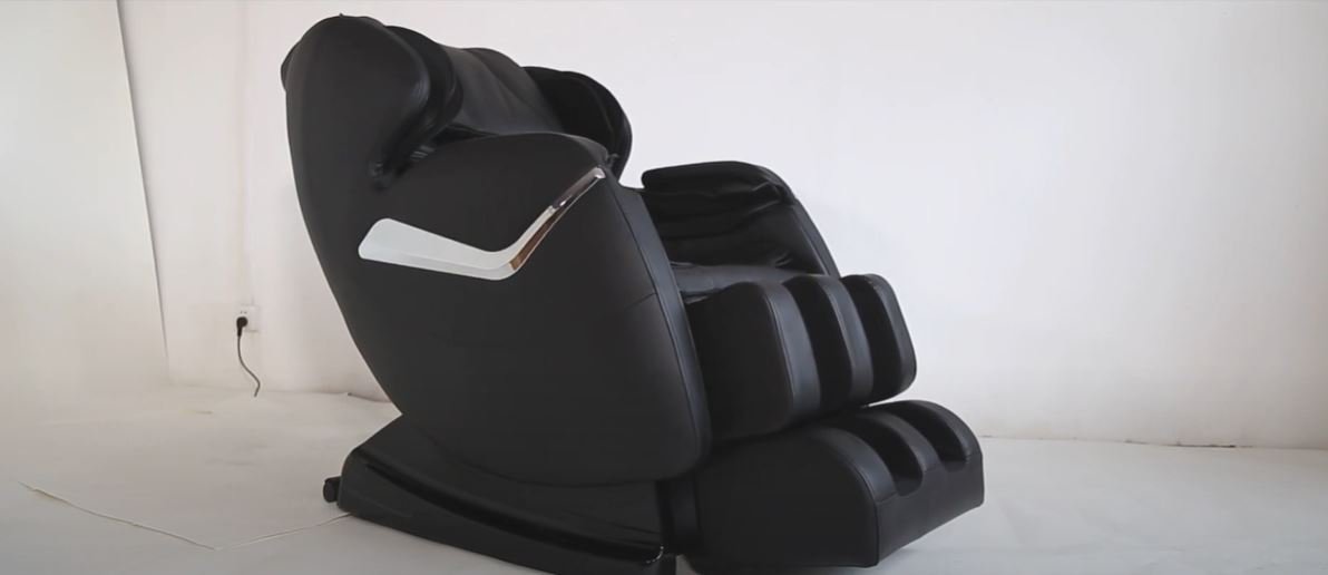 RealRelaxFavor03Reviews a black Real Relax Favor 03 massage chair